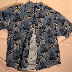 Men’s casual button up shirt